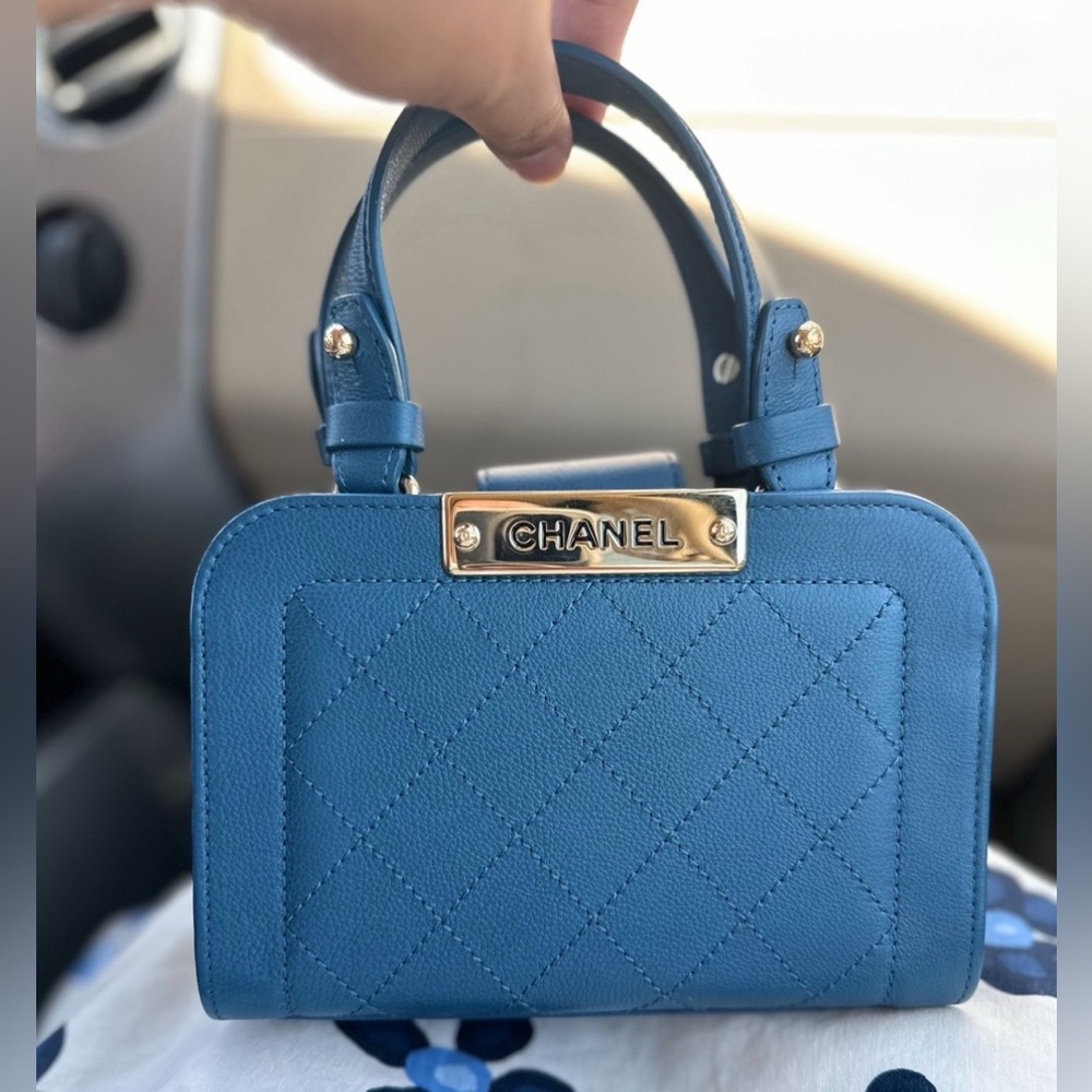 Chanel Grained Calfskin Stitched Mini Label Click Shopper Tote